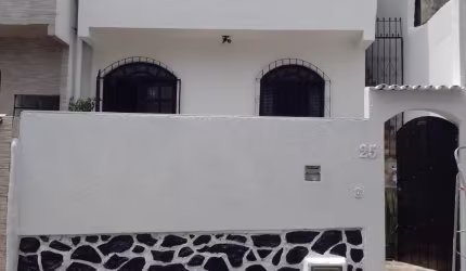 Casa  no primeiro  andar  engenho  velho  2/4 valor 130.000
