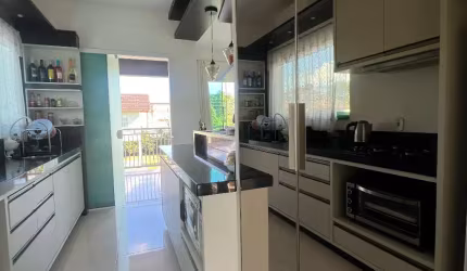 ALUGO LINDA CASA