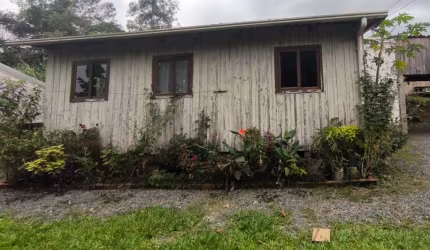 Casa com 3 quartos para alugar na Rua Getúlio Vargas, Estrada das Areias, Indaial, 200 m2 por R$ 1.300