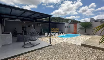 CASA MOBILIADA com 3 dormitórios à venda, 159 m² por R$ 1.090.000 - Costa e Silva - Joinville/SC