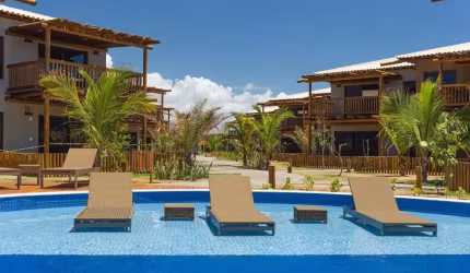 ITACIMIRIM, EXCELENTE APTO TIPO VILLAGE DUPLEX COM 3 SUITES E 167 M² PÉ NA AREIA. PORTEIRA FECHADA