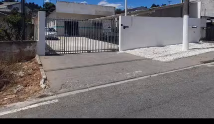 BARRACÃO NO BAIRRO TINDIQUERA  EM ALVENARIA