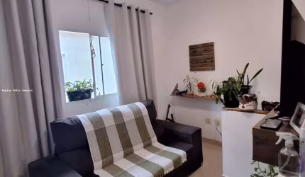 Casa Sobreposta para Venda em Praia Grande, Melvi, 2 dormitórios, 1 banheiro, 1 vaga
