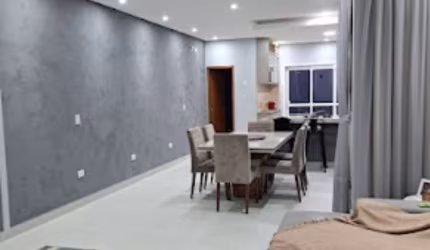 Casa Sobrado, 3 dormitórios ( 1 suíte), 2 vagas, Jardim das Industrias. São José dos Campos.