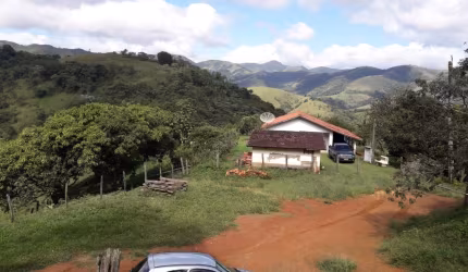 Sitio com 7 alqueires, Casa de 4 Dormitórios, Monteiro Lobato.