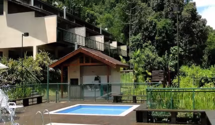 Casa Sobrado, 4 dormitórios (3 suítes), 3 vagas. Juquehy, São Sebastião, SP.