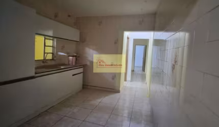 Casa à venda em Diadema-SP, bairro Canhema: 2 quartos, 1 sala, 1 banheiro, 60m² de área. Venha conferir!