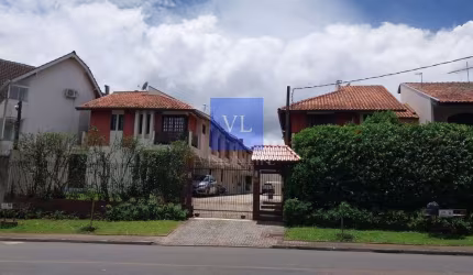 Elegante Sobrado em Condomínio no Santa Quitéria - Curitiba/PRCasa à venda, 4 Quartos, 1 Suíte, 2 Salas, 3 Banheiros, 3 Vagas, 200m²Venha conhecer seu novo lar!