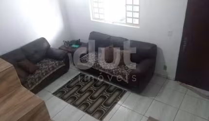 Casa com 3 quartos à venda na Rua Hélcio Lizzardi, 300, Parque Jambeiro, Campinas, 173 m2 por R$ 477.000