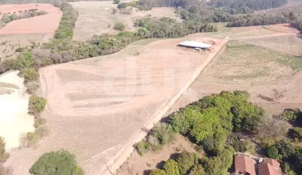 Fazenda à venda na São José, KM 3, Barreiro, Santo Antônio de Posse, 100753 m2 por R$ 2.700.000