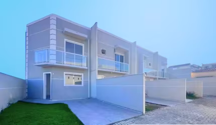 Sobrado Novo com 03 quartos - Alto Boqueirão