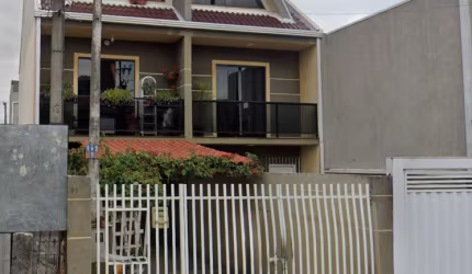 Sobrado Triplex com 03 Quartos - Sítio Cercado