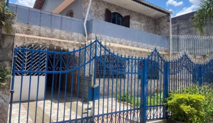 Sobrado com 240m² na Vila Matilde com 03 dorm 04 vagas + edícula
