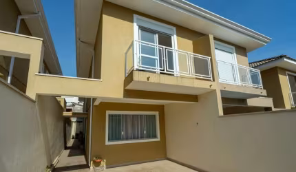 Casa em Cotia 3 dorm 1 suíte 2 vagas 130m²