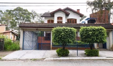 Sobrado no Barro Branco 3 suítes 9 vagas 400m²