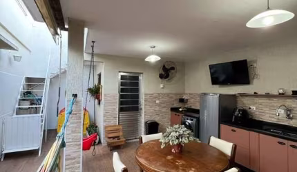 Casa no Jardim Japão 2 dorm 2 vagas 147m²