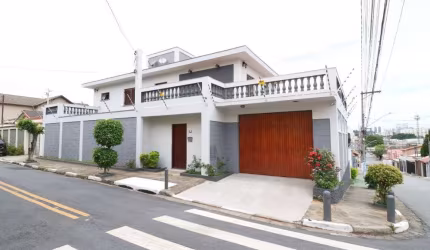 Casa nos Remédios com 251 m² 3 suítes e 3 vagas