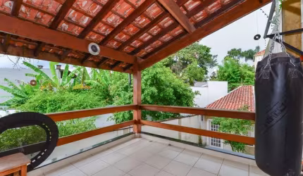 Casa no Jd Prudência 3 suítes 2 vagas 307m²