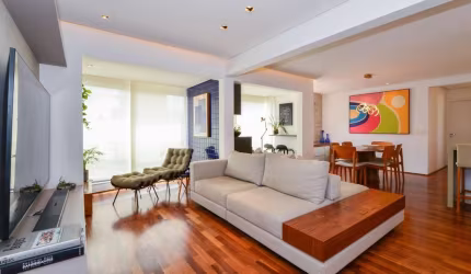 Apartamento na Aclimação 4 dorm 4 vagas 131 m²
