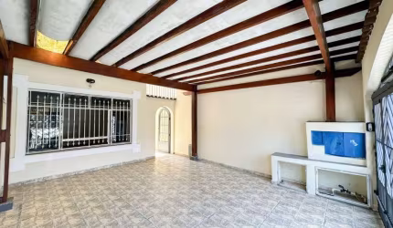 Casa na Vila Santa Catarina 3 dorm 1 vaga