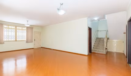 Casa em Moema com 4 dorm 2 suítes 6 vagas