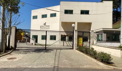 Casa em Condomínio em Cotia
