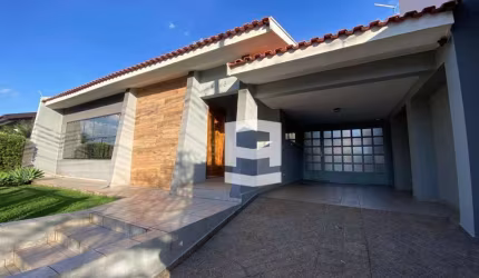 Casa com 3 dormitórios à venda, 190 m² por R$ 790.000,00 - Jardim das Flores I - Apucarana/PR