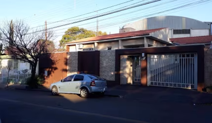 Casa com 4 dormitórios à venda, 260 m² por R$ 640.000,00 - 28 de Janeiro - Apucarana/PR