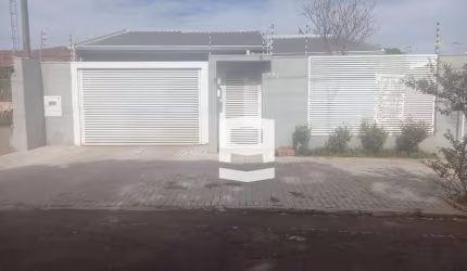 Casa com 3 dormitórios, sendo 1 suíte à venda, 260 m² por R$ 850.000 - Jardim Apucarana - Apucarana/PR