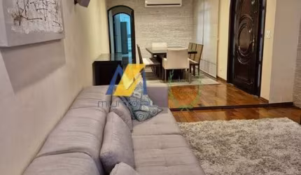 Sobrado à Venda com 300m², 3 dormitórios, 1 suíte, 2 salas e 7 vagas!!!