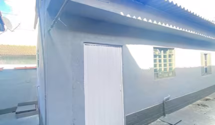 Linda Casa Residencial para Locação - Conforto e Segurança em Localização Privilegiada