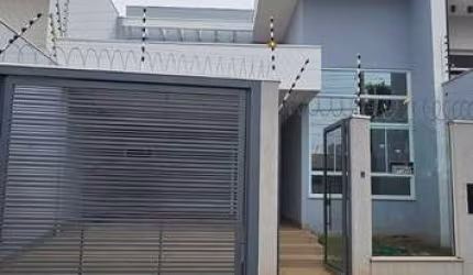 CASA COM PISCINA TERREA-J.ITALIA