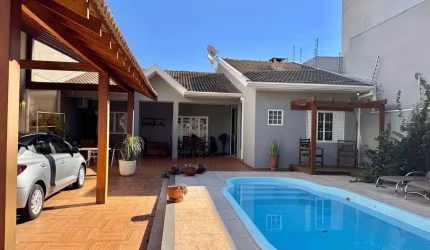 Casa à Venda no Jardim Itália, Maringá - PR