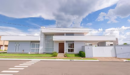 Casa Terra em condomínio próxima a Av. Carlos Borges