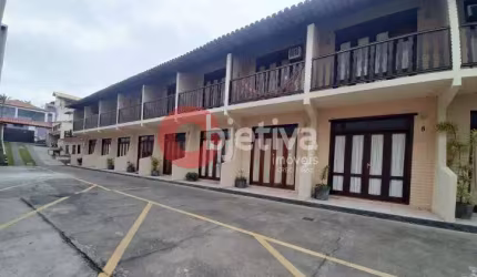 Casa com 2 dormitórios à venda, 80 m² por R$ 350.000,00 - Peró - Cabo Frio/RJ