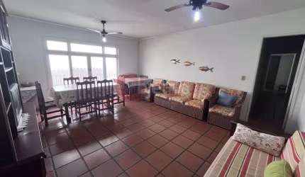 Apartamento linear, 3 quartos, a 700 m da Praia do Forte, Cabo Frio - RJ