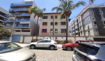 Apartamento de 3 quartos à 300 metros da Praia - Algodoal - Cabo Frio - RJ
