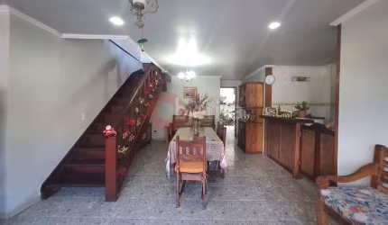 Casa duplex independente, 3 quartos, Parque Riviera - Cabo Frio