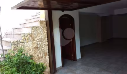 Casa com 4 quartos à venda na Rua Japeacaba, 61, Vila Albertina, São Paulo, 400 m2 por R$ 1.800.000
