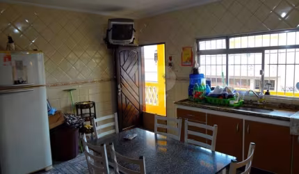 Casa com 4 quartos à venda na Rua Antônio Bonporte, 373, Parque dos Bancários, São Paulo, 475 m2 por R$ 750.000