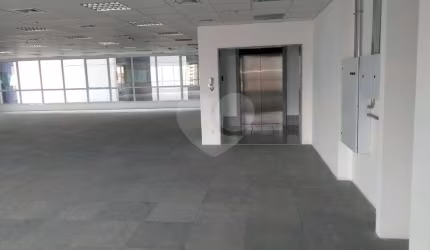 Sala comercial para alugar na Rua Araguari, 835, Vila Uberabinha, São Paulo, 710 m2 por R$ 60.345