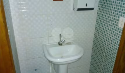 Prédio à venda na Rua Professor Rui Viana Braga, 468, Vila Paulo Silas, São Paulo, 300 m2 por R$ 790.000