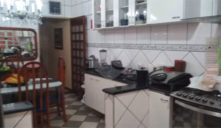 Casa com 3 quartos à venda na Rua Raiz de Guiné, 42, Parque das Árvores, São Paulo, 125 m2 por R$ 650.000