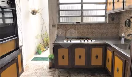 Casa com 3 quartos à venda na Rua Frederico Von Martius, 73, Vila Monumento, São Paulo, 300 m2 por R$ 1.350.000