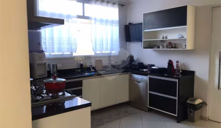 Casa em condomínio fechado com 4 quartos à venda na Alameda Aquárius, 655, Alphaville, Santana de Parnaíba, 400 m2 por R$ 2.850.000