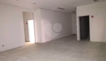 Prédio para alugar na Avenida Celso Garcia, 306, Brás, São Paulo, 6000 m2 por R$ 110.000