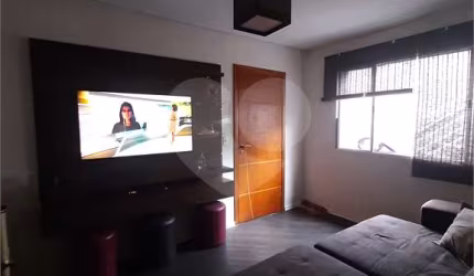 Casa com 2 quartos à venda na Rua Rabelo da Cruz, 181, Vila Nivi, São Paulo, 150 m2 por R$ 530.000
