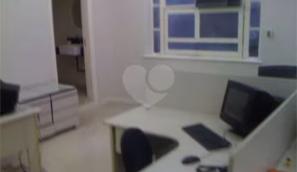 Sala comercial para alugar na Rua Líbero Badaró, 488, Centro, São Paulo, 153 m2 por R$ 3.600