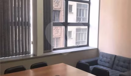 Sala comercial para alugar na Rua Vinte e Quatro de Maio, 35, República, São Paulo, 62 m2 por R$ 1.200