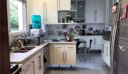 Casa em condomínio fechado com 4 quartos para alugar na Alameda Jaguaruna, 570, Residencial Morada dos Lagos, Barueri, 420 m2 por R$ 15.000